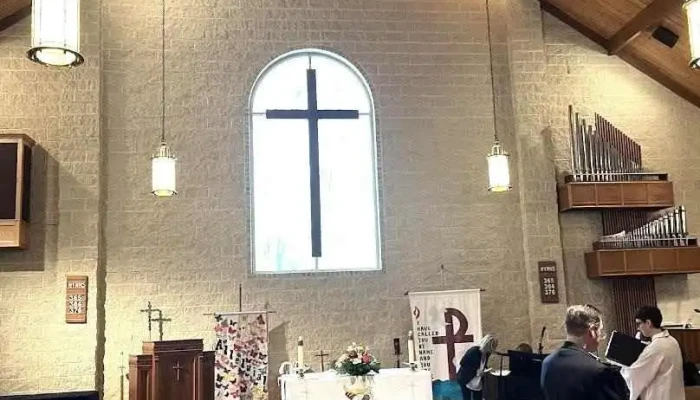 Gloria Dei Lutheran Church - Arnold