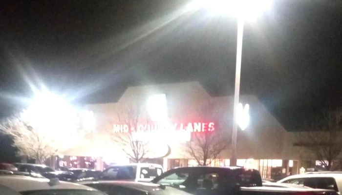 Mid County Lanes And Entertainment -  Website - Middletown