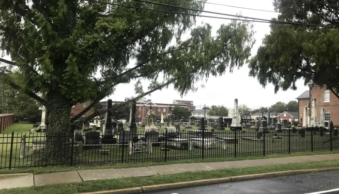 Old Presbyterian Church Cemetery Public Space - Dover