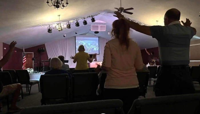 Praise Assembly of God Church - Tilton